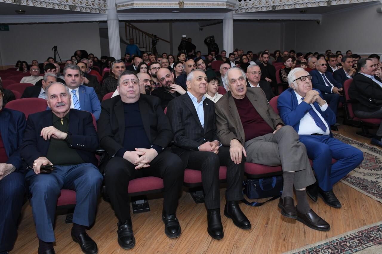 Киноакадемия Азербайджана провела торжественную церемонию награждения "Qızıl Pəri – 2025"