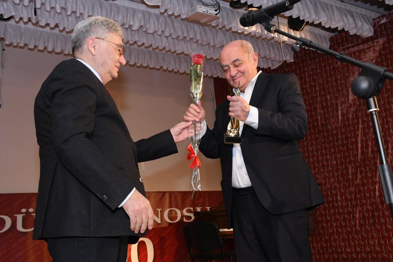 Киноакадемия Азербайджана провела торжественную церемонию награждения "Qızıl Pəri – 2025"