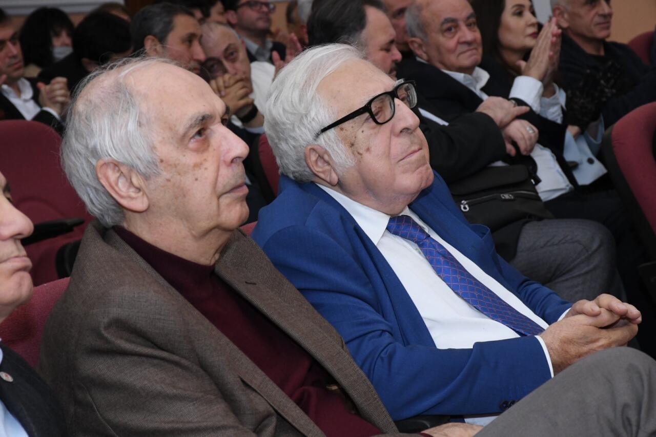 Киноакадемия Азербайджана провела торжественную церемонию награждения "Qızıl Pəri – 2025"