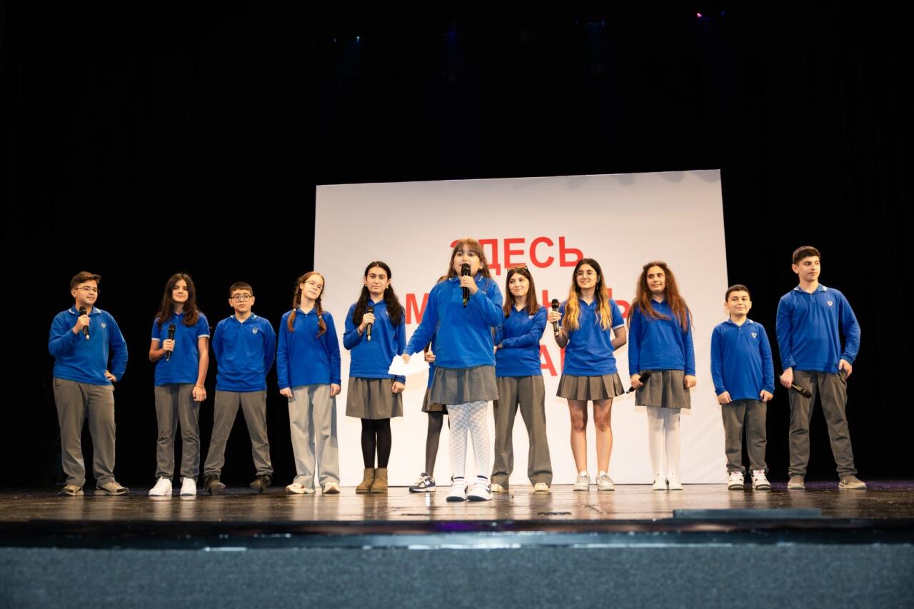 В Баку разгорелась битва смеха и креатива Юниор Лиги КВН сезона 2025–2026