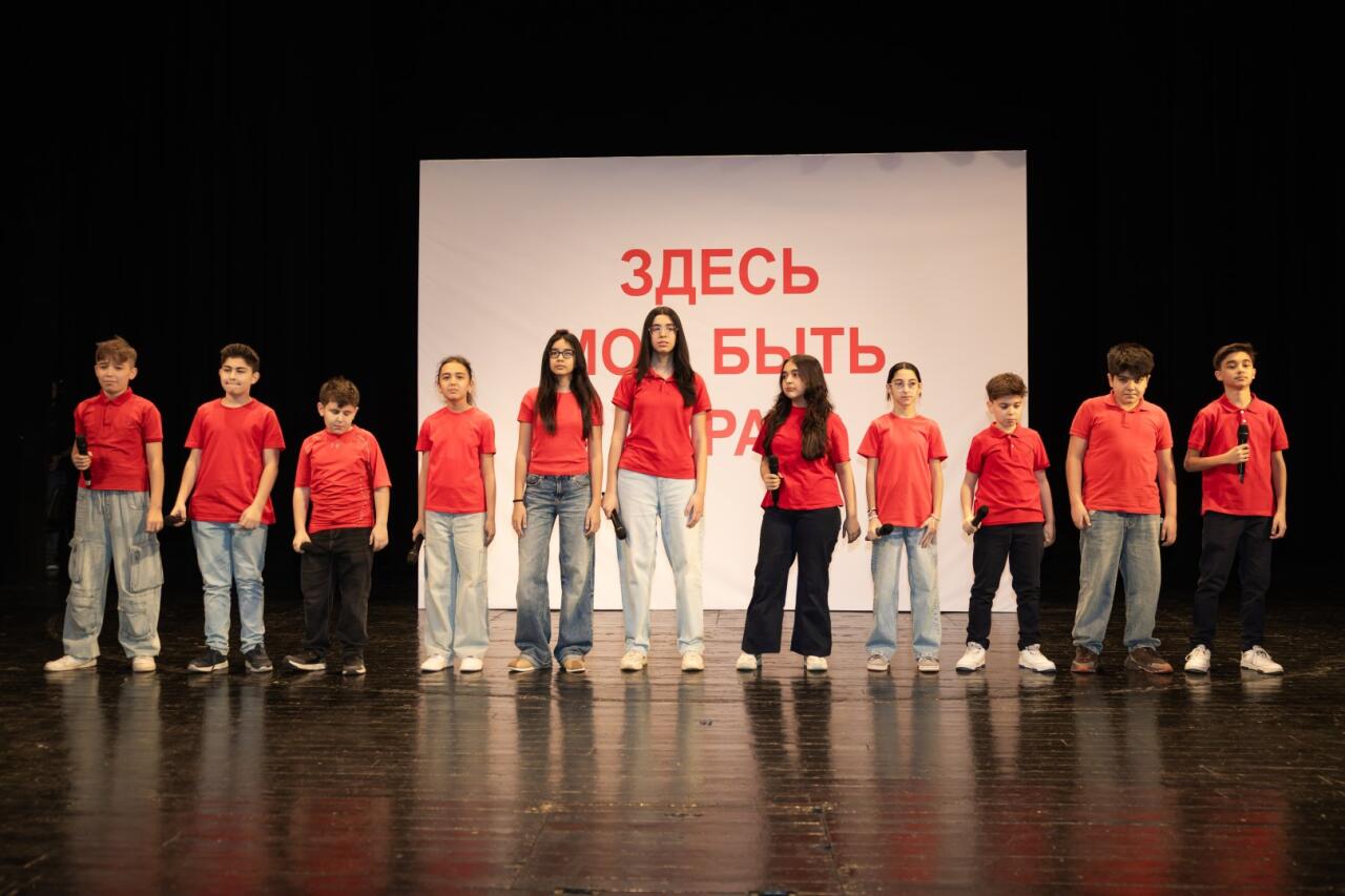 В Баку разгорелась битва смеха и креатива Юниор Лиги КВН сезона 2025–2026