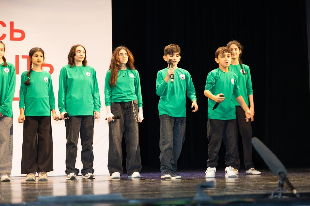 В Баку разгорелась битва смеха и креатива Юниор Лиги КВН сезона 2025–2026