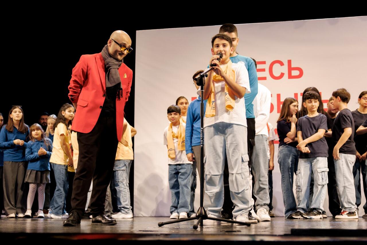 В Баку разгорелась битва смеха и креатива Юниор Лиги КВН сезона 2025–2026