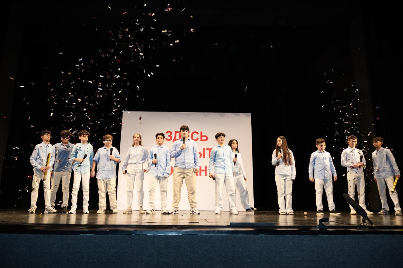 В Баку разгорелась битва смеха и креатива Юниор Лиги КВН сезона 2025–2026