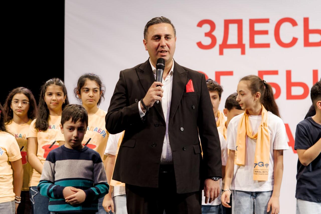 В Баку разгорелась битва смеха и креатива Юниор Лиги КВН сезона 2025–2026