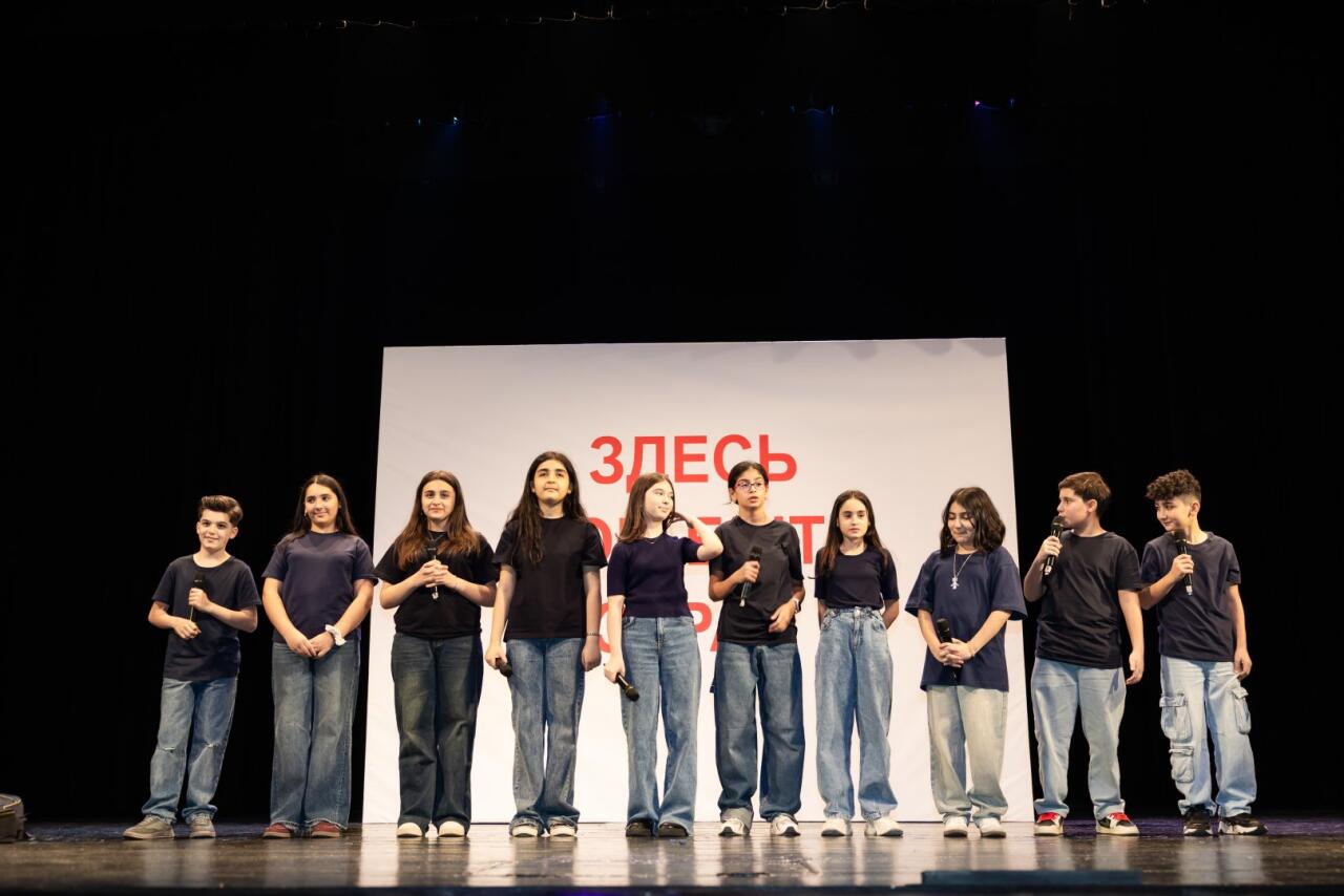 В Баку разгорелась битва смеха и креатива Юниор Лиги КВН сезона 2025–2026