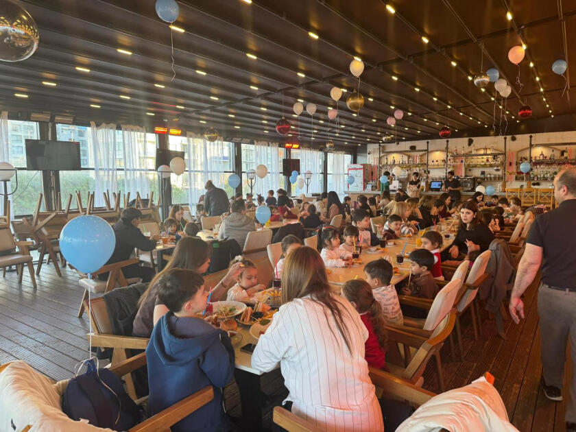 Heydər Əliyev Fondunun vitse-prezidenti Leyla Əliyevanın təşəbbüsü ilə Bakı Zooloji Parkında uşaqlar üçün bayram tədbiri təşkil olunub