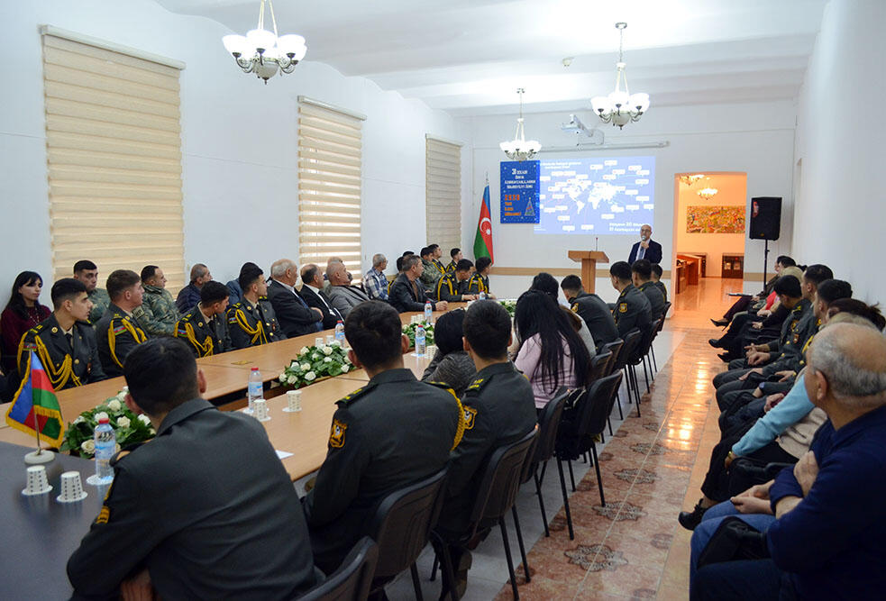 В Азербайджанской армии отмечены День солидарности азербайджанцев мира и Новый год