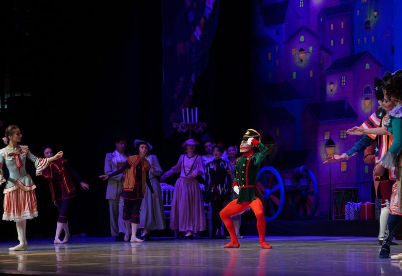 В Баку состоялся показ балета "Щелкунчик"