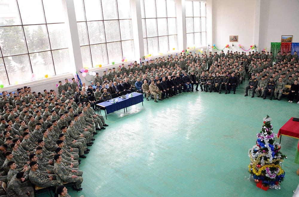 В Азербайджанской армии отмечены День солидарности азербайджанцев мира и Новый год