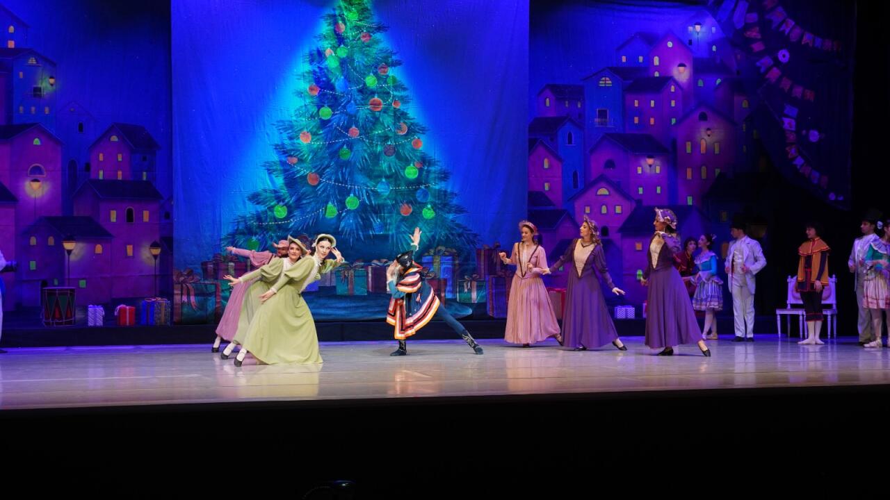 В Баку состоялся показ балета "Щелкунчик"