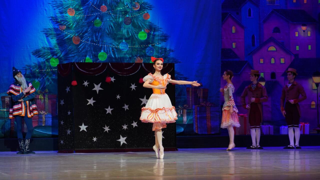 В Баку состоялся показ балета "Щелкунчик"