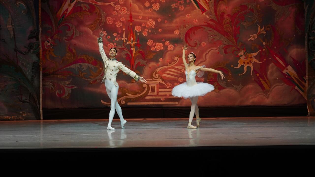 В Баку состоялся показ балета "Щелкунчик"