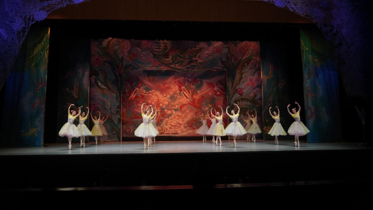 В Баку состоялся показ балета "Щелкунчик"