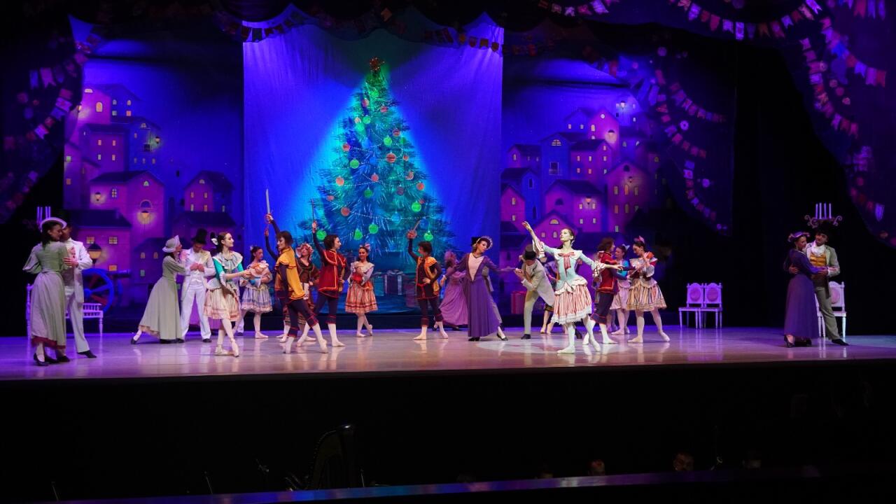 В Баку состоялся показ балета "Щелкунчик"