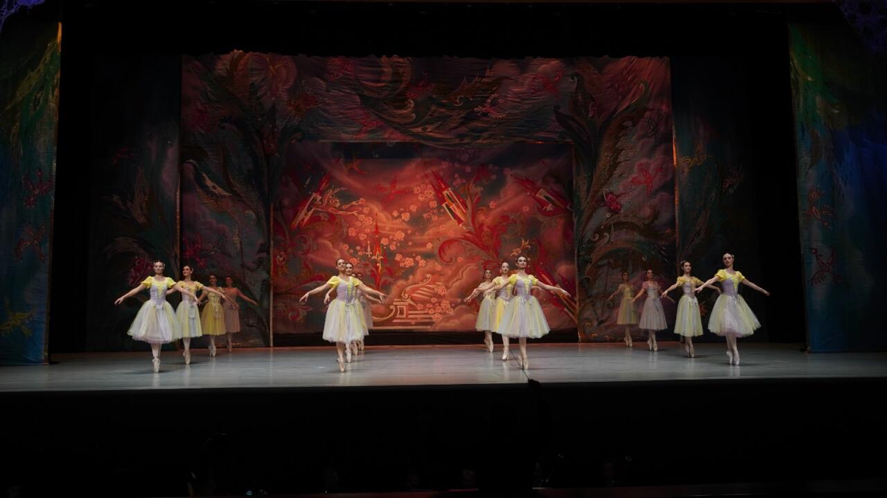 В Баку состоялся показ балета "Щелкунчик"