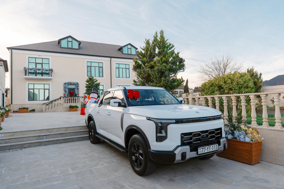 Heydər Əliyev Fondunun vitse-prezidenti Leyla Əliyeva və Bakı Media Mərkəzinin rəhbəri Arzu Əliyeva “Tut Əlimdən” Uşaqlar üçün Sosial Reabilitasiya Mərkəzində bayram tədbirində iştirak ediblər