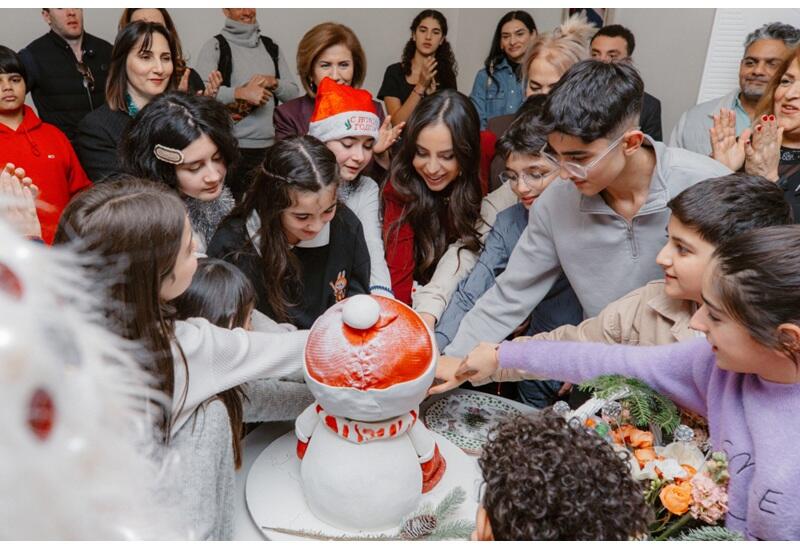 Heydər Əliyev Fondunun vitse-prezidenti Leyla Əliyeva və Bakı Media Mərkəzinin rəhbəri Arzu Əliyeva “Tut Əlimdən” Uşaqlar üçün Sosial Reabilitasiya Mərkəzində bayram tədbirində iştirak ediblər