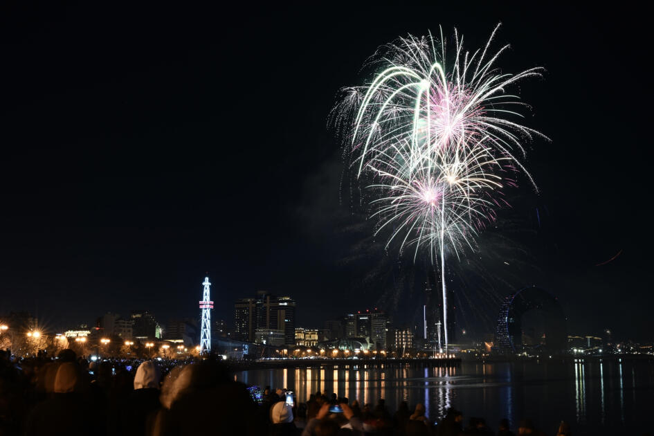 Праздничный салют в Баку по случаю Нового года