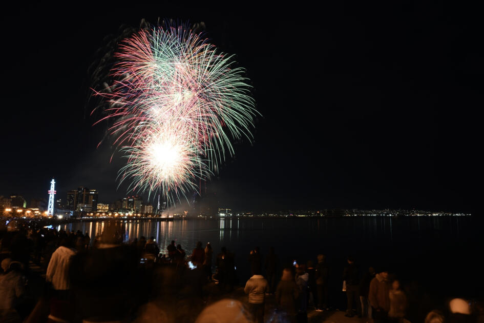 Праздничный салют в Баку по случаю Нового года