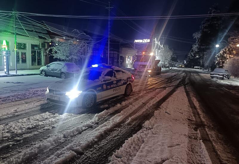Hərəkətin intensiv olduğu küçə və prospektlərə əlavə polis naryadları cəlb edilib