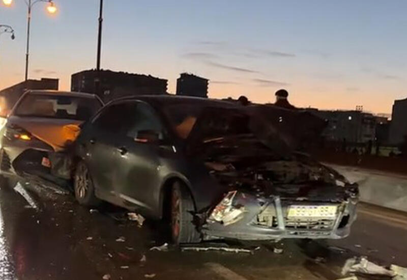 Цепная авария на проспекте Бабека, столкнулись 4 автомобиля