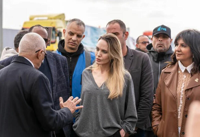 Анджелина Джоли на КПП "Рафах"