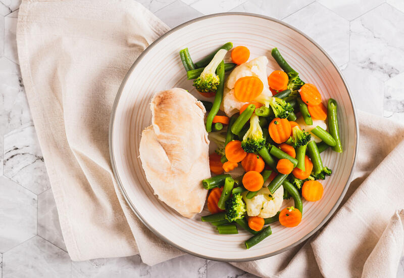 Названы продукты, защищающие мозг от болезни Альцгеймера