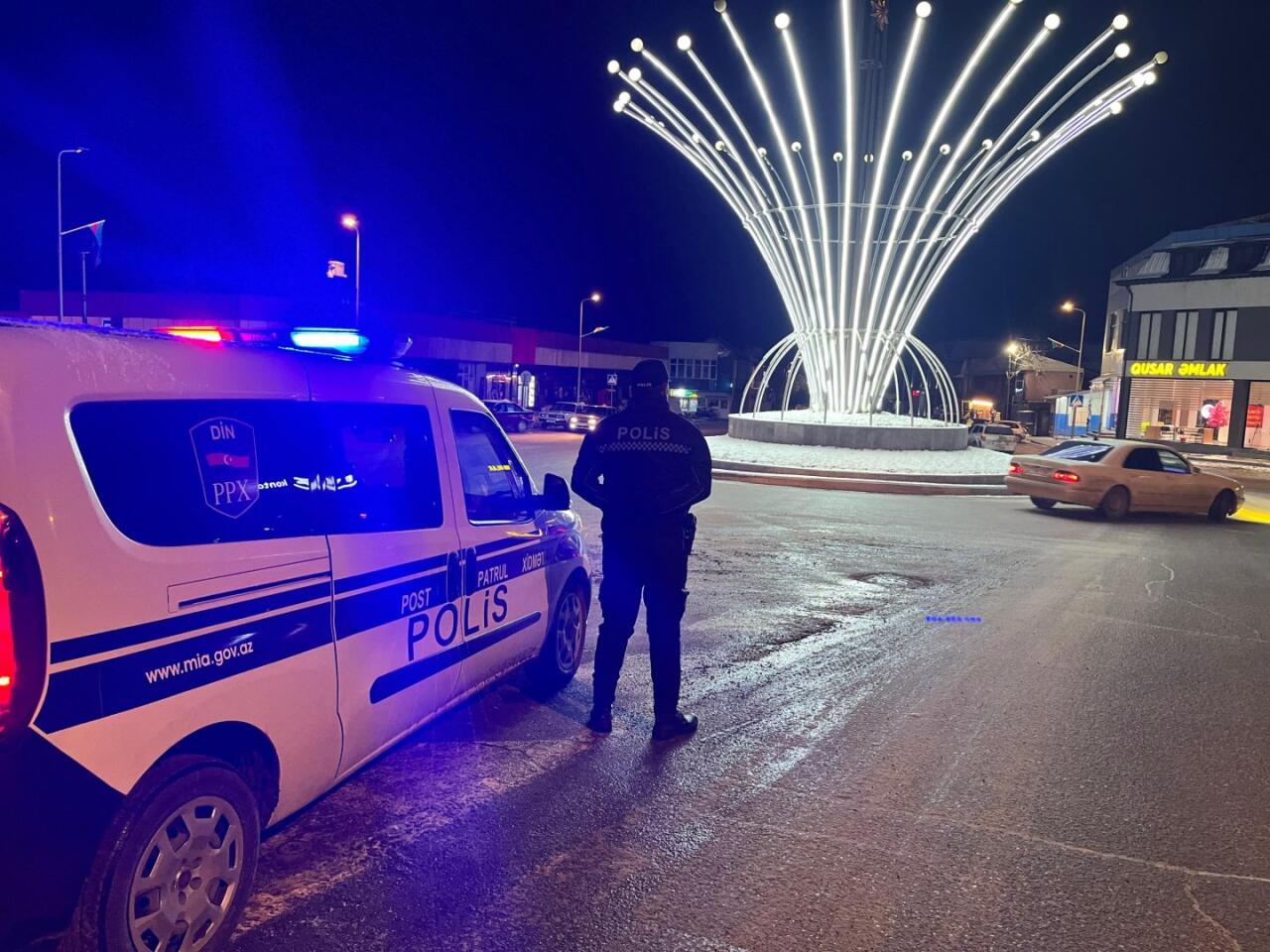 Непогода в Азербайджане: сотрудники полиции несут непрерывную службу