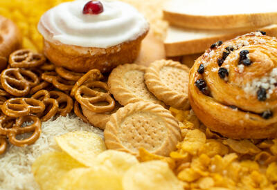 В Британии запретили рекламировать сладости и пиццу днем <span class="color_red">- Причина</span>