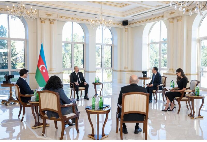 Президент Ильхам Алиев дал интервью местным телеканалам