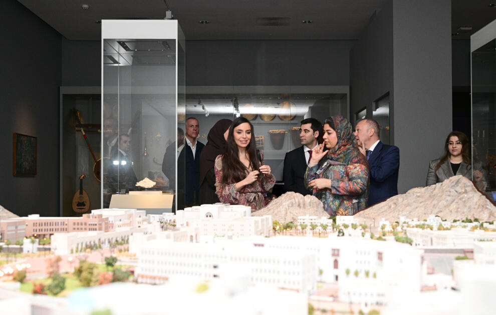 Вице-президент Фонда Гейдара Алиева Лейла Алиева посетила Национальный музей Омана и рынок Матрах в Маскате