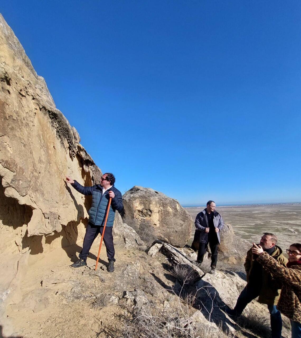 Qobustan qoruğunda yeni qayaüstü təsvir aşkar olunub