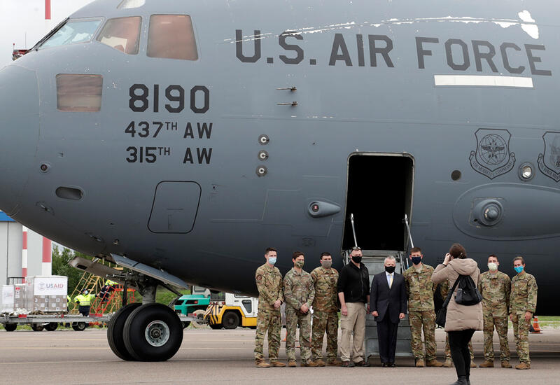 США перенаправили военные самолеты и вертолеты в Британию