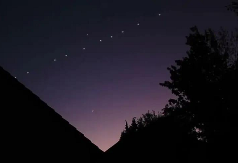 Необычное явление в Азербайджане: в небе выстроились огни