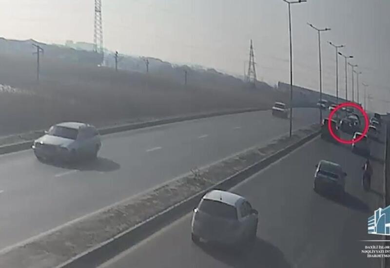 Почему на этой дороге в Баку часто происходят аварии?