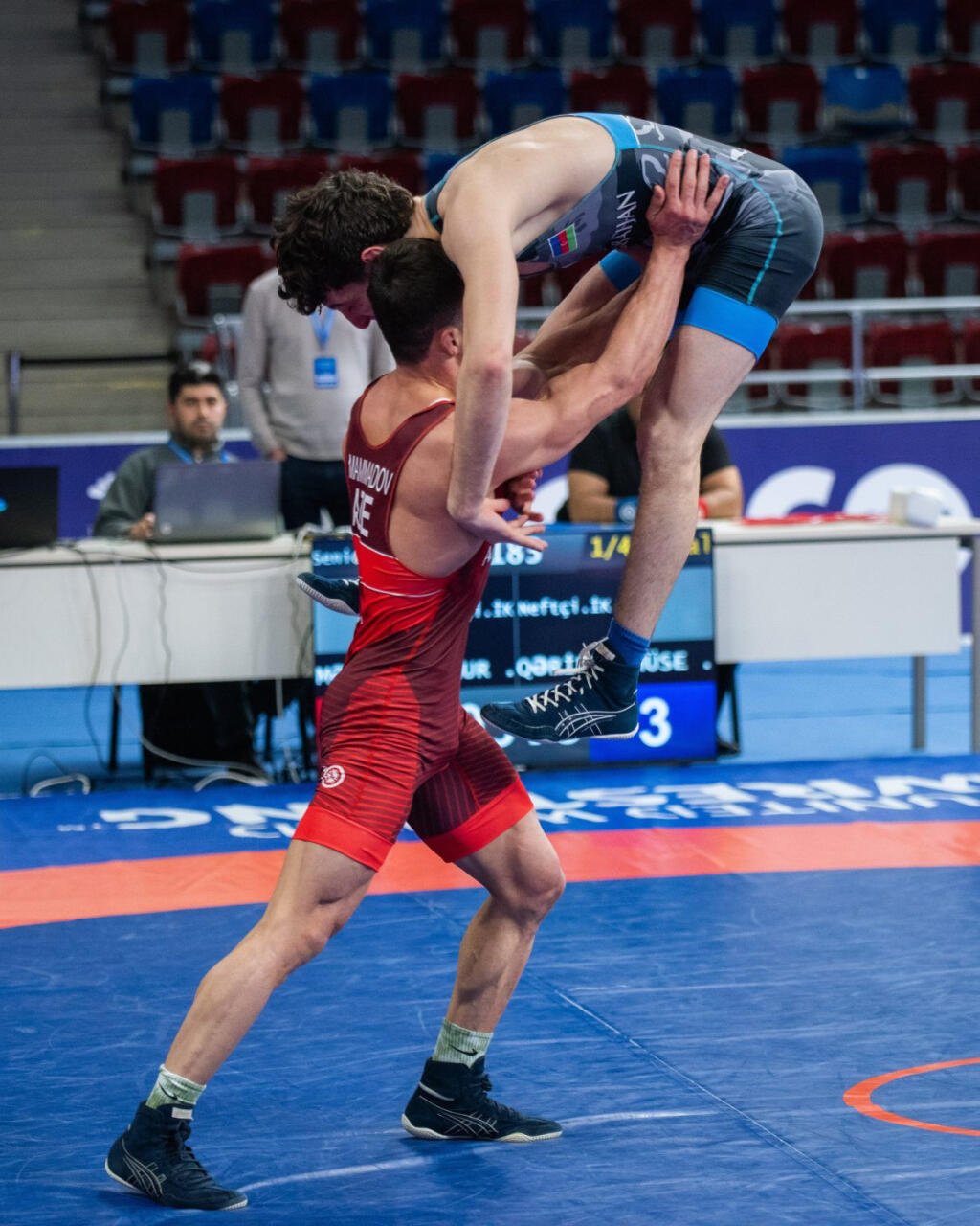 Определились финалисты второго дня чемпионата Азербайджана по борьбе