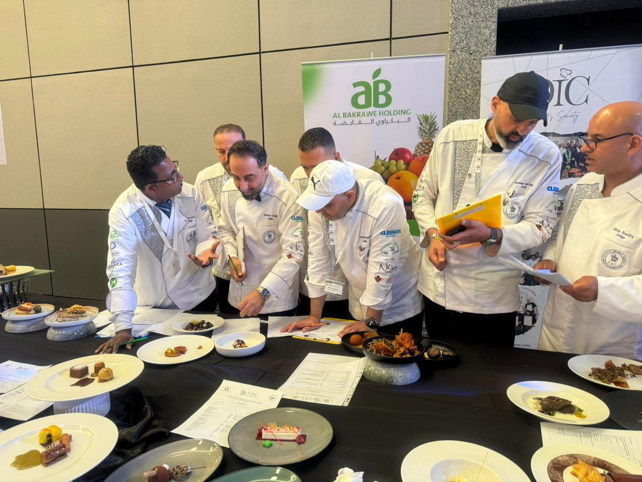Мастерство азербайджанских кулинаров отмечено медалями международного чемпионата в ОАЭ