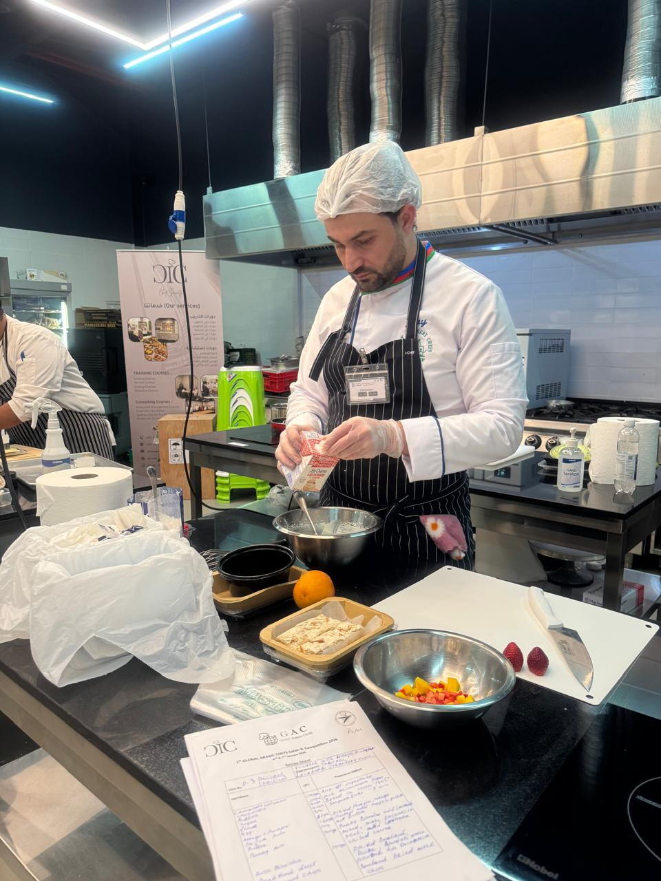 Мастерство азербайджанских кулинаров отмечено медалями международного чемпионата в ОАЭ