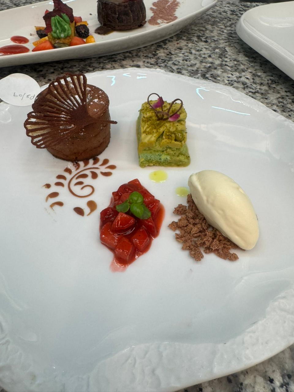 Мастерство азербайджанских кулинаров отмечено медалями международного чемпионата в ОАЭ