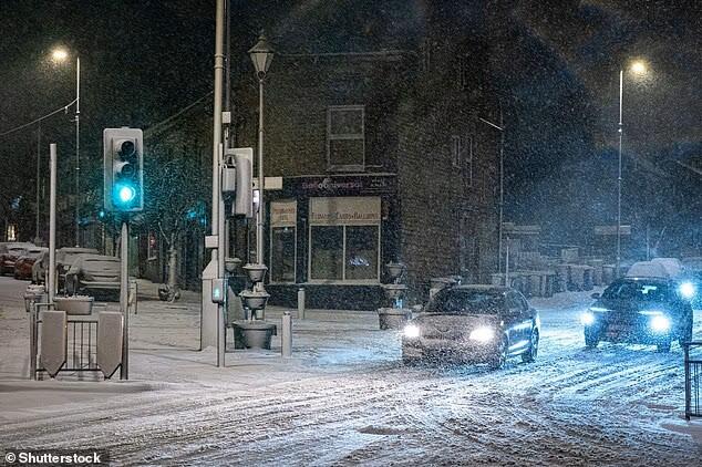 На Великобританию обрушился мощный снегопад