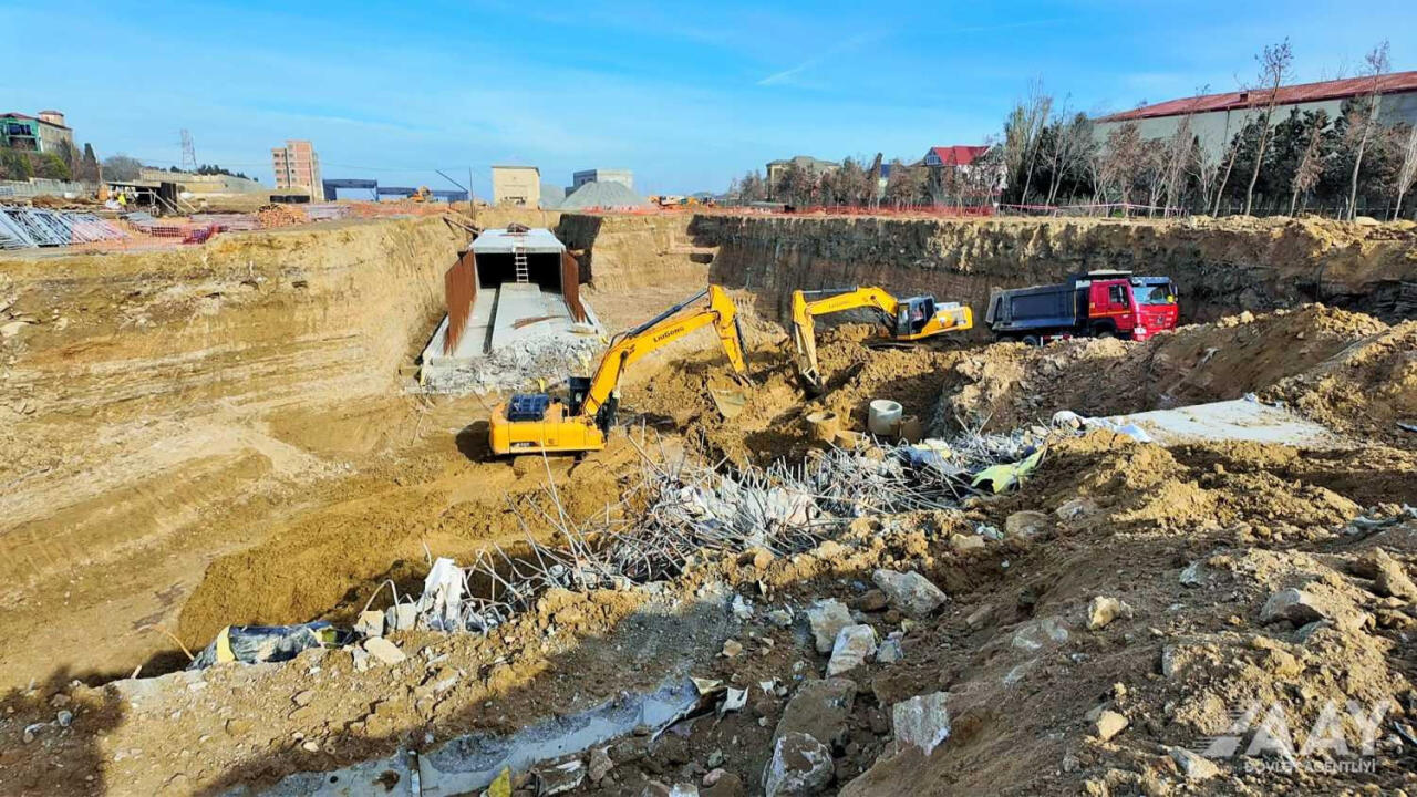 В Баку началось строительство новых автомобильного и пешеходного тоннелей