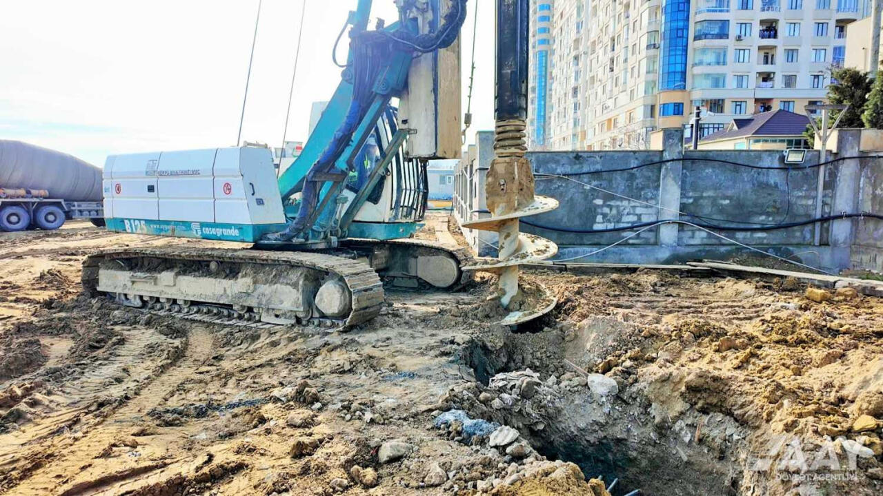 В Баку началось строительство новых автомобильного и пешеходного тоннелей