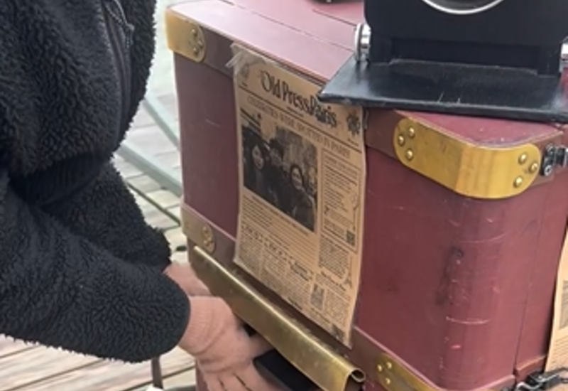 Арифа Эминли нашла необычный фотoаппарат во Франции