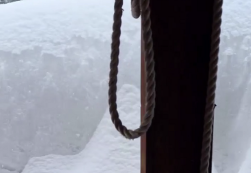 Аномальные снегопады парализовали столицу Аляски