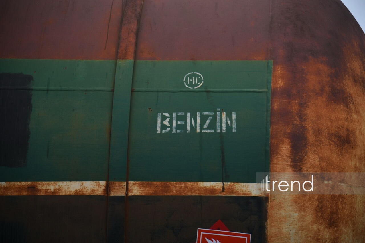 Азербайджан отправил в Армению очередную партию нефтепродуктов