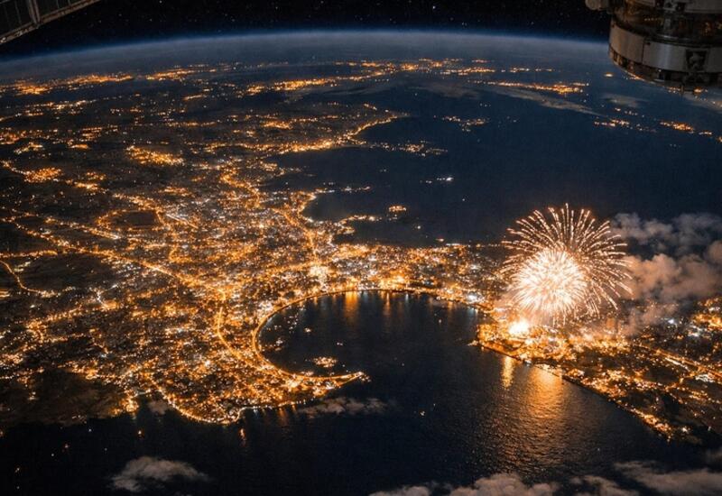 Кто снял из космоса новогодний салют в Баку?