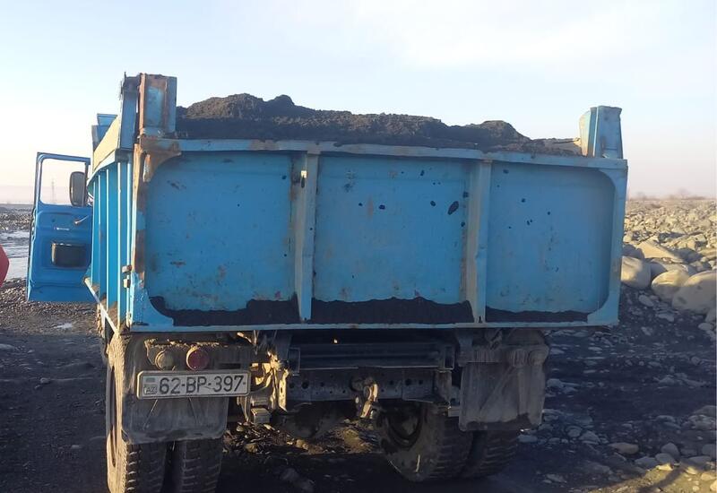 В Балакене пресечен незаконный вывоз песка и гравия из реки