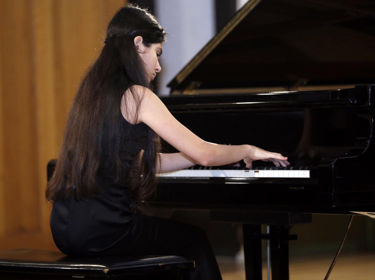 В Баку состоялись гала-концерт и церемония награждения лауреатов музыкального фестиваля "Симург"