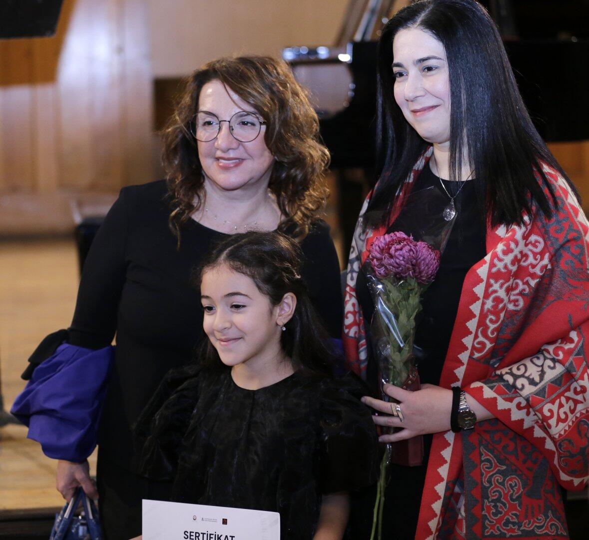 В Баку состоялись гала-концерт и церемония награждения лауреатов музыкального фестиваля "Симург"